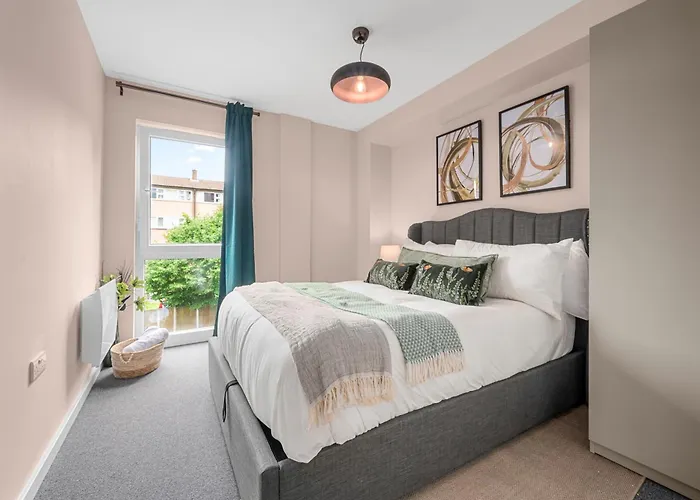 2 Bed Flat Manchester City