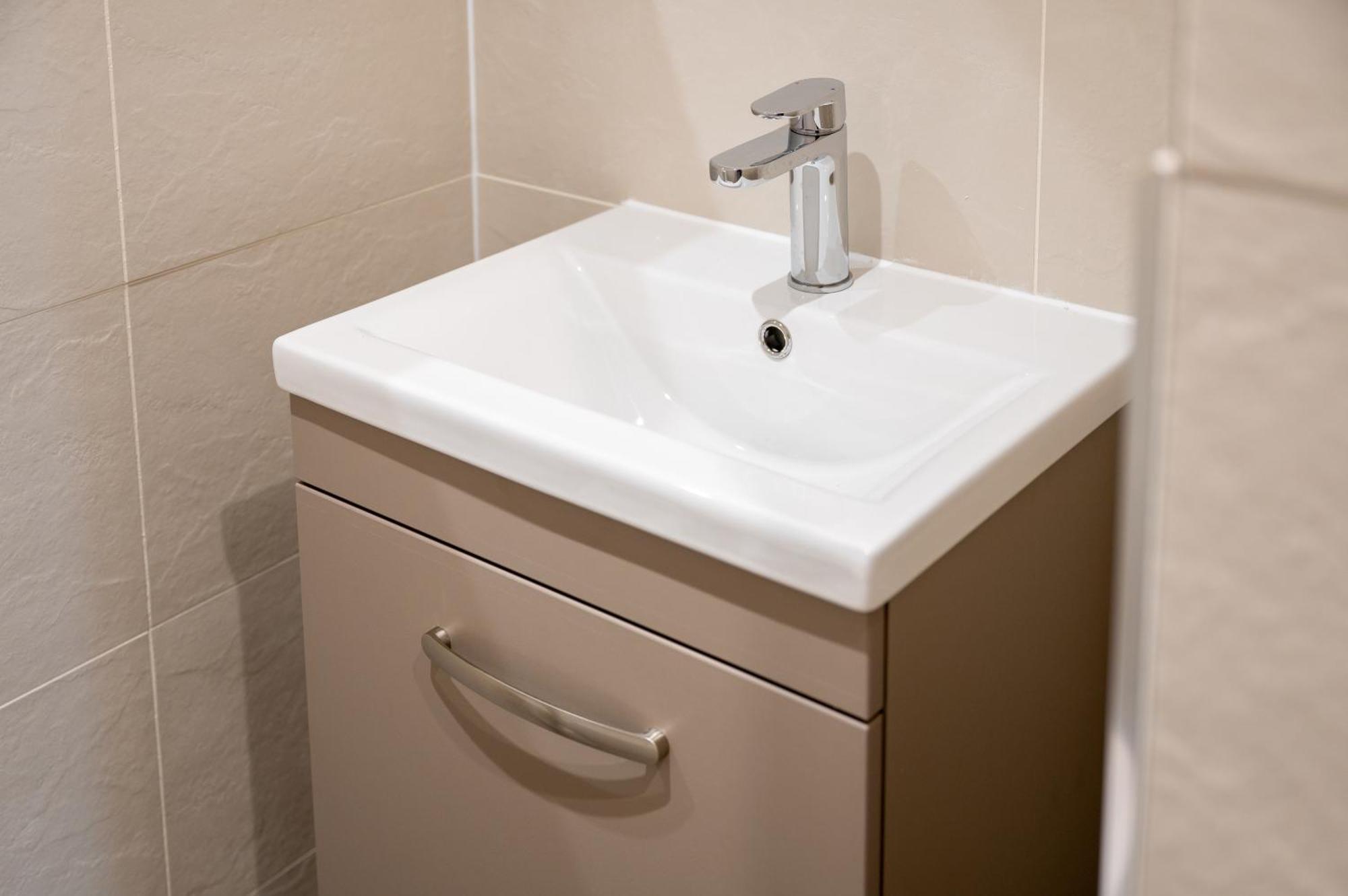 2 Bed Flat Apartment *